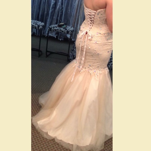 BEAUTIFUL PROM DRESS💃🏻✨ - Picture 4 of 4